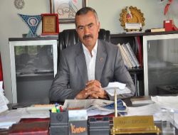 Çandır Belediyesi Kaldırım Temizleme Çalışmasına Başladı