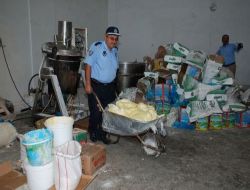 Kaçak Peynir Fabrikasındaki  1 Tonluk Bozuk Peynire El Kondu