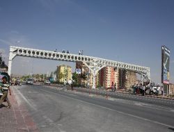 Kampüs Önü Yaya Üst Geçidi Tamamlanıyor