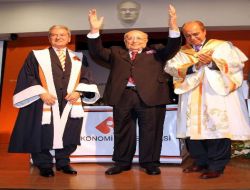 Demirel: Ekonomide Resesyona Ve Depresyona Varılmadan Yeniden Düzelme Sağlanmış Gibi Görünüyor