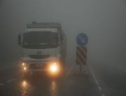 Bolu Dağı'nda Sis Ve Yağmur Ulaşımı Etkiliyor