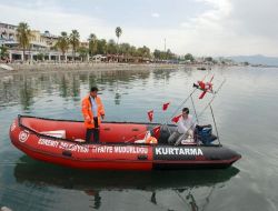 Edremit Belediyesi İtfaiyesi'nin Arama Kurtarma Botu Hizmete Girdi