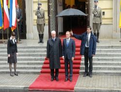 Ukrayna Başbakanı Azarov, Polonya'da