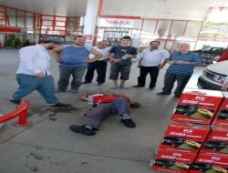 Bursa'da Otomobil Akaryakıt İstasyonuna Girdi: 2 Yaralı