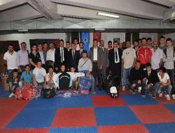 Trabzon Belediyesi, Amatör Sporculara Malzeme Yardımında Bulundu
