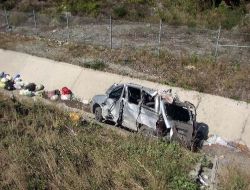 Tekerleği Patlayan Otomobil Şarampole Yuvarlandı: 7 Kişi Yaralandı