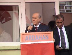 Bahçeli: "Akp ve Chp Bir Anayasa Değişikliği Yaparsa Ülkede Kaos Çıkar"