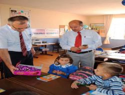 Kaymakam Türkoğlu, Ahmetler Köyü Öğrencilerini Ziyaret Etti