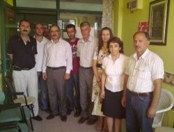 Ak Parti Çiğli İlçe Teşkilatı, Referandumda 'evet' Diyenlere Teşekkür Ziyareti Yaptı