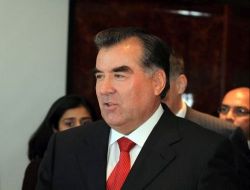 Rusya Tıp Akademisi'nden Tacik Liderine Ödül