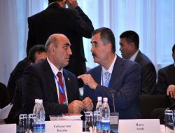 Davutoğlu'ndan Kırgızistan'a 'milli Beraberlik, Siyasi İstikrar Ve Ekonomik Kalkınma' Çağrısı