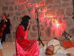 AB Standardında Tarihi İshakpaşa Sarayı'nda Opera Gösterimi Yapıldı