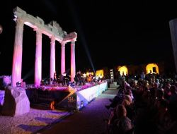 Ensemble Enixus Grubu, Apollon Tapınağı'nda Konser Verdi