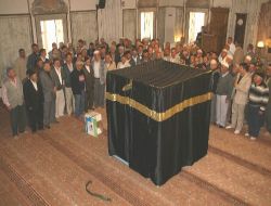 Yozgat'ta Hacı Adayları Kabe Maketi Etrafında Tavaf Yaptı