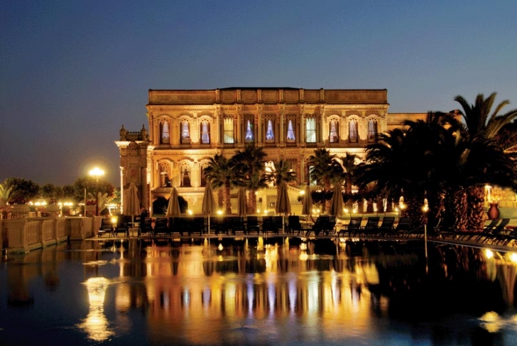 Çırağan Sarayı'nı İstiyorlar!