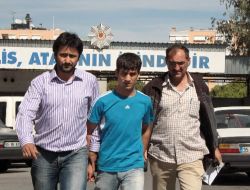 Pkk Lehine Slogan Atan, Okul, Ev Ve Polise Taşla Saldıran 4 Kişi Yakalandı