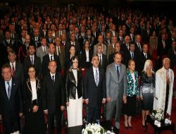 Cumhurbaşkanı Gül: Yök Kanunu Ciddi Bir Şekilde Mutlaka Değiştirilmelidir!