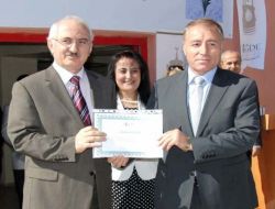 Niğmek Ebru Ve Takı Tasarım Kursu'nda Sertifika Heyecanı
