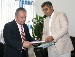 Muhittin Böcek: Ak Parti'ye Geçmiyorum, Milletvekili Adayı Değilim