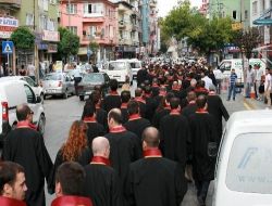 Bursa'da Yeni Adli Yıl, Avukatların Protestosu İle Başladı