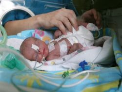 Moskova-Grozni Uçak Yolculuğunda Doğan Çeçen Bebek Hastanede Öldü!