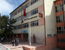Okulda Yaz Tatilinde Yapılmayan Onarım, Yarı Yıl Tatiline Kaldı