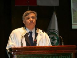Vali Atış: Kimse Düşüncesinden Veya Kıyafetinden Dolayı Eğitimden Yoksun Bırakılamaz