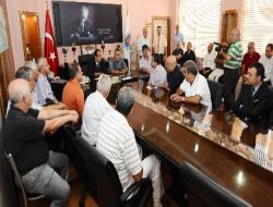Mersin'de Esnaf Atatürk Caddesi'nin Araç Trafiğine Açılmasını İstedi