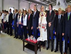 İzmir Valisi Kıraç: Vakıf Üniversiteleri Çok Önemli Bir Rol Üstleniyor
