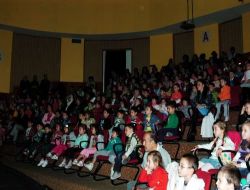 Adile Naşit Tiyatrosu, İzmir Ekibini Ağırladı