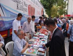 Bediüzzaman Tır'ına Büyük İlgi