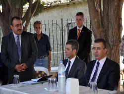 Hatay Valisi Lekesiz Köy Gezilerini Sürdürüyor