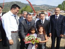 Taraklı'da 8 Derslikli İlköğretim Okulunun Temeli Atıldı