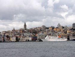 Bulutlarla Örtünen İstanbul'dan Kartpostallık Manzaralar