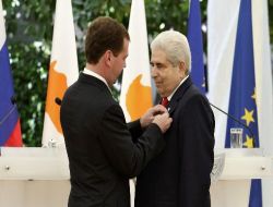 Medvedev Rum Lider Hristofyas'a 'Devlet Nişanı' Taktı