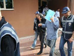 Dolandırıcılık Zanlısı, Öğretmen Kimliğini Güven Kazanmak İçin Kullanmış