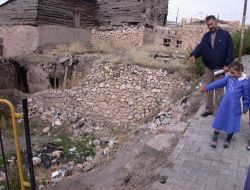Kanalizasyon Ve Doğalgaz Çalışmaları Vatandaşı Mağdur Ediyor