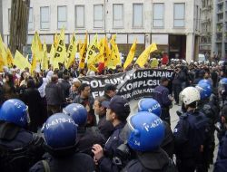 Bdp'lilerin Öcalan Protestosunda Gerginlik