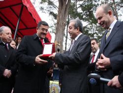 Bakan Eker: Türk Çiftçisi, Ülkemizde Üretilen Tohumların Yüzde 98'ini Kullanıyor