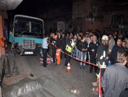 İzmir'de Dolmuş Kazası: 1 Kişi Öldü; 5 Yaralı!
