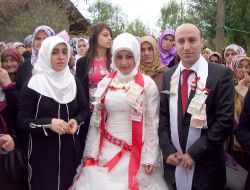 Bakiad Personeli Yılmaz 10.10.10'da Dünya Evine Girdi