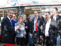 Türk Bisiklet Şirketi, Çekilişle Araba Kazanan Talihliye Hediyesini Törenle Verdi