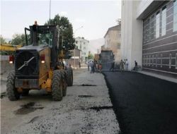 Tatvan Belediyesi, Şehir İçindeki Yolları Asfaltlıyor