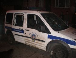 Devriye Gezen Polis Aracına Molotoflu Saldırı: 2 Polis Yaralı!