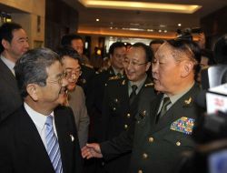 Çin Savunma Bakanı: "Japon Mevkidaşım İle 'OLUMLU' Görüşme Yaptık"