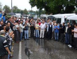 Bursa'da Minibüsçüler Yol Kapattı