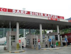 Sarp Sınır Kapısı'nda Geçişler 24 Saate Çıkarıldı
