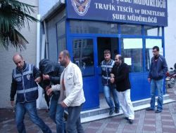 Polisler, Oto Hırsızlarını Yakalamak İçin 40 Saat Bekledi
