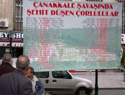 Çorlulular Çanakkale'de Şehit Olan Hemşehrilerine Dua Ediyor