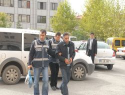 Otomobil İçinde İşlenen Cinayetin Zanlısı 2 Kişiden 1'i Tutuklandı